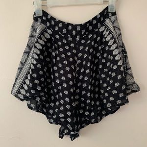 Amuse Society Floral Flowy Shorts